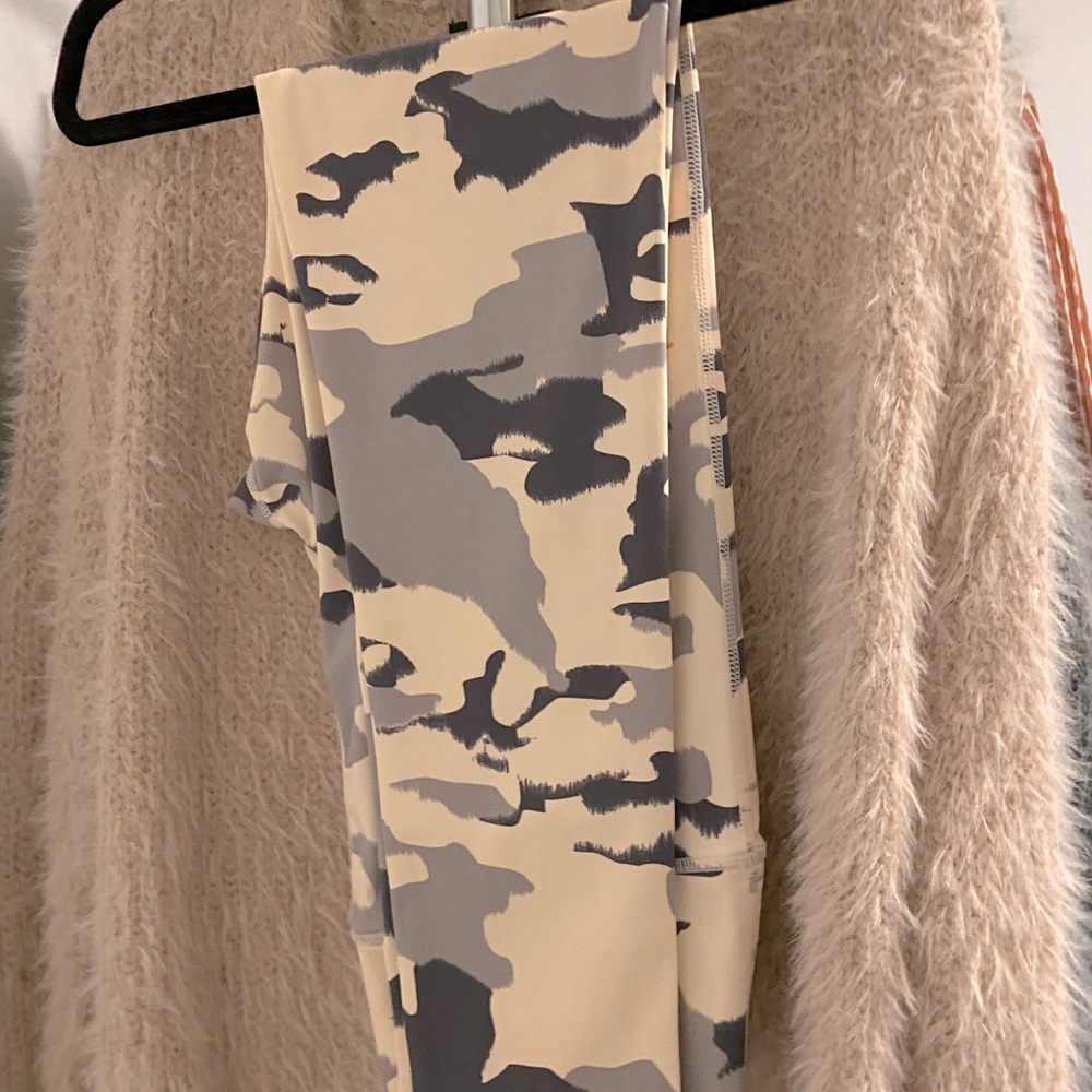 Camo leggings